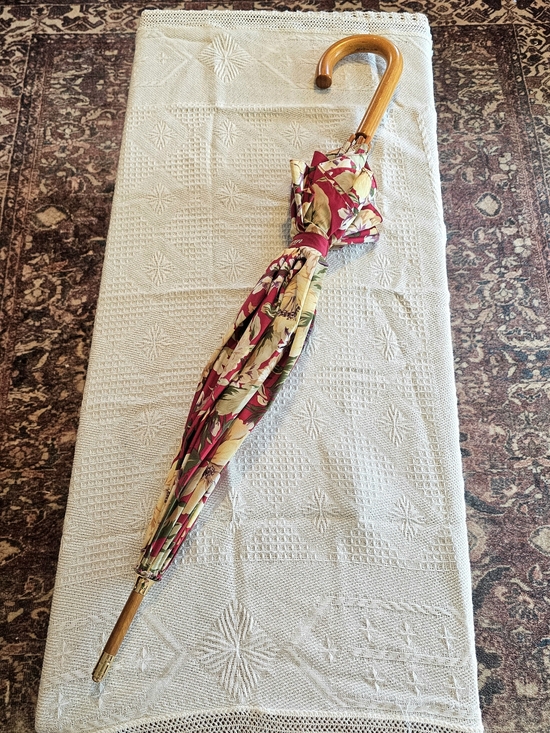 Ralph Lauren Accessories - Ralph Lauren Floral-Print Umbrella in Pink and Cream with Wooden Handle